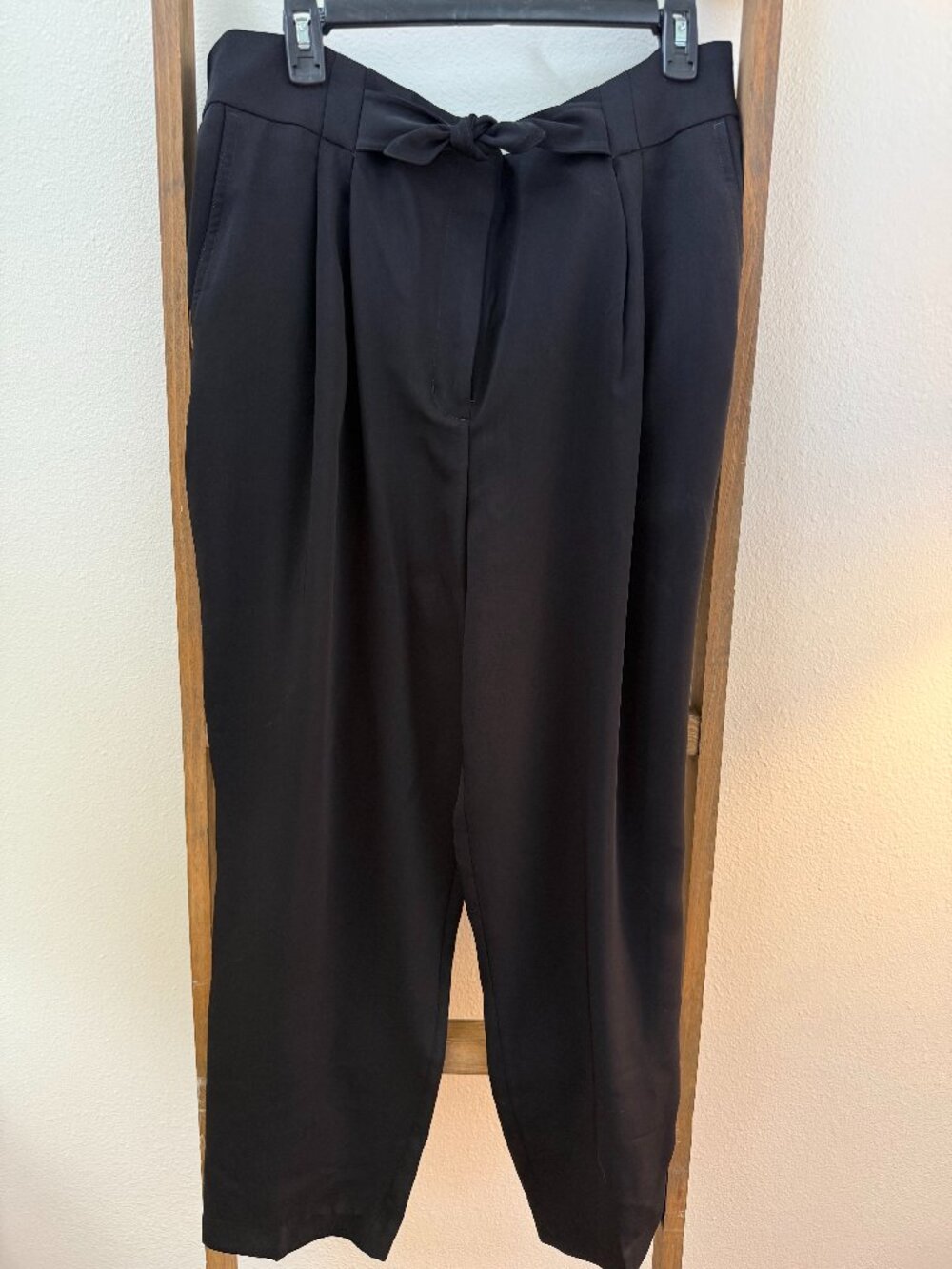 EXPRESS Ankle High Rise black dress pants - tailored with pleating - Size 16R